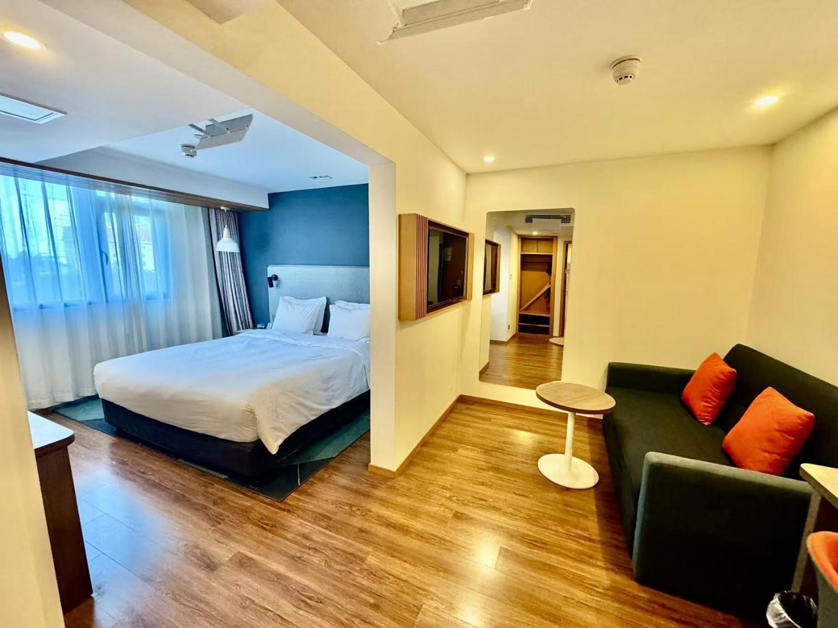 Holiday Inn Express Qingdao City Center By Ihg Buitenkant foto